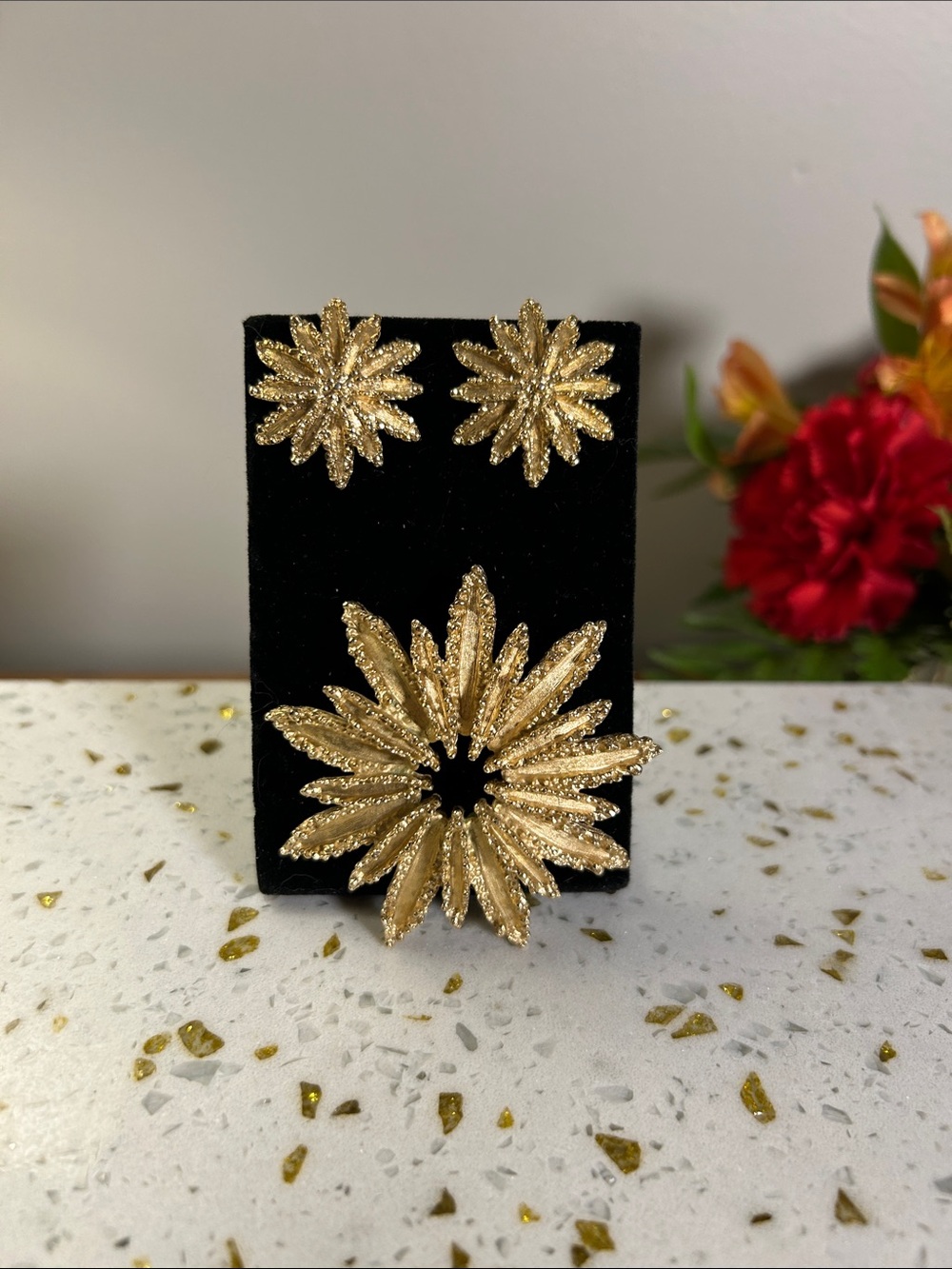 Vintage Avon 1970’s Starburst Brooch and matching clip-on earrings Set